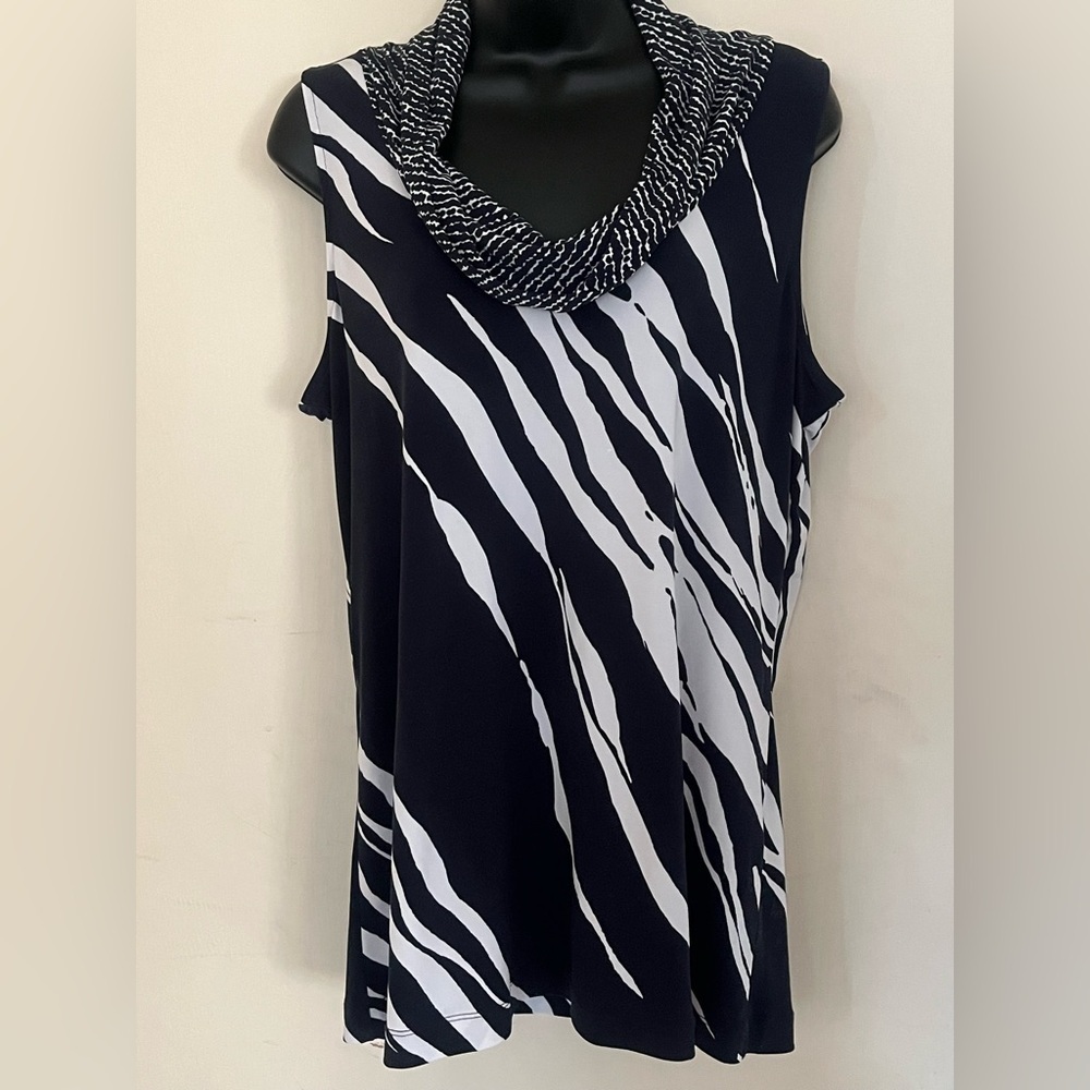 Dana Buchman Mock Neck Sleeveless Top